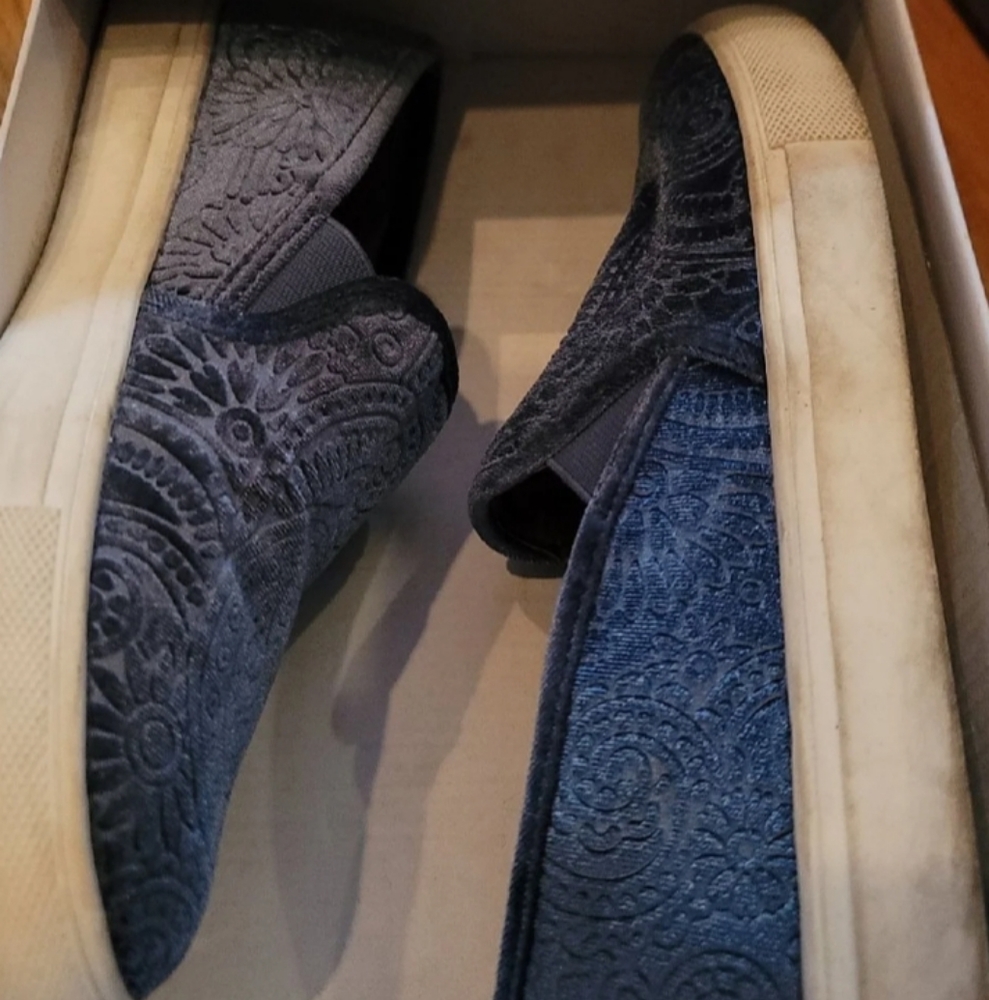 Steve madden kelvin slip ons